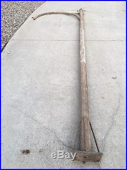 RARE FIND Early Old Vintage Fluted Arched Hook Swinger Pole for 42 Sign Gas Oil