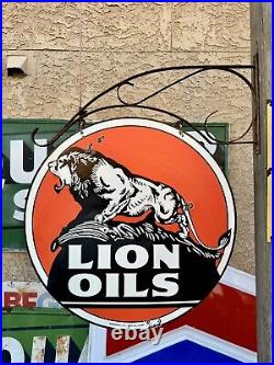 Vintage Lion Oil 30 Porcelain Round Sign With Wall Hanger