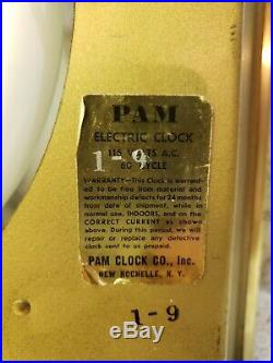 Winchester Guns Pam Clock 1966 Lighted Dealer Wall Vintage Sign